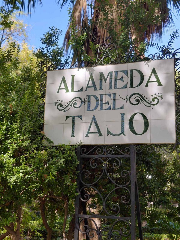 IMG-734e3c2b0cec914b43a035d4e6f45037-V