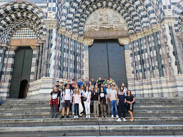 IMG-c8909d80387bcaf91eb3cf959eccc620-V